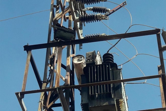 Sıcaklığa dayanamayan sayaç beraberinde trafoyu da yaktı