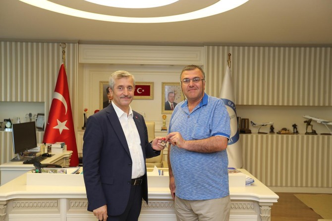 Gaziantep'te atıklarını getiren vatandaşlar altınla ödüllendirildi