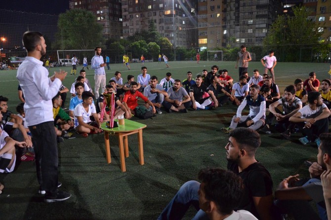 Hür Gençlik Kardeşlik Turnuvası başlattı