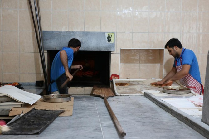 Şanlıurfa’daki fırıncıların sıcak ile imtihanı