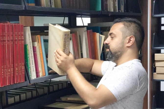 Artuklu Üniversitesi Kütüphanesine anlamlı bağış