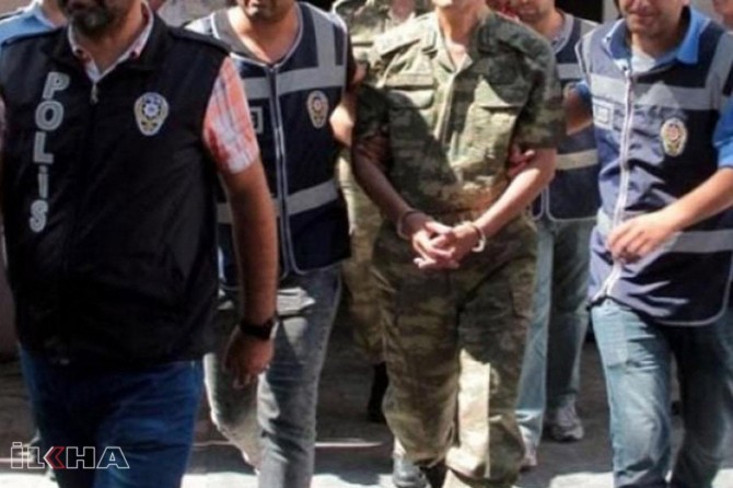 Detention order against 176 active soldiers in Istanbul