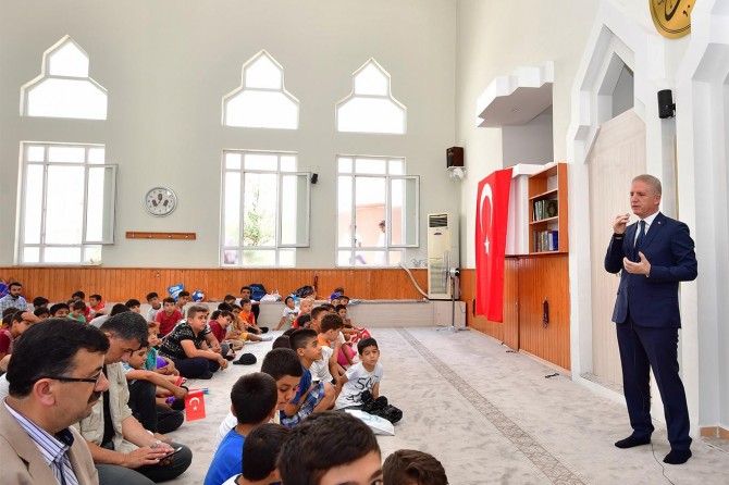 Milli ve manevi değerlerin küçük yaşlarda öğrenilmesi önemli