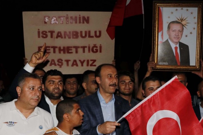 Yıkım hareketi milletimizin birlik ve beraberliği sayesinde boşa çıkmıştır