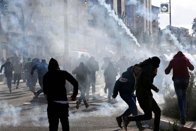 Beyt Ummer'de işgalciler saldırdı, Filistinliler direndi