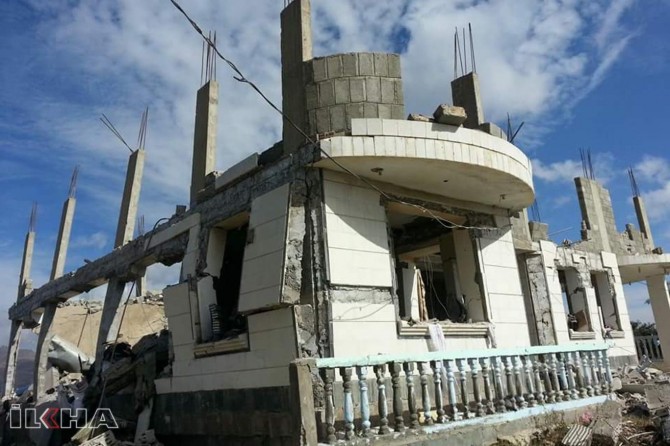 zionist terror gang begins destruction in East Jerusalem