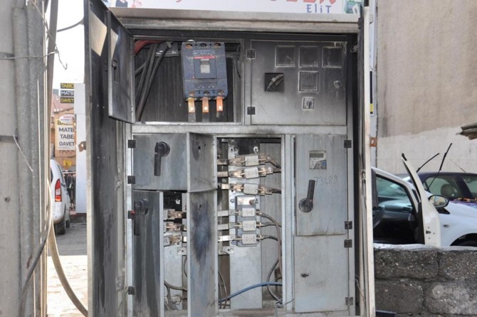 Okulların trafo kablolarını çaldılar