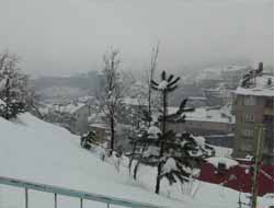 Yoğun Kar Yağışı Nedeniyle Bitlis'te 60 Köy Yolu Ulaşıma Kapandı