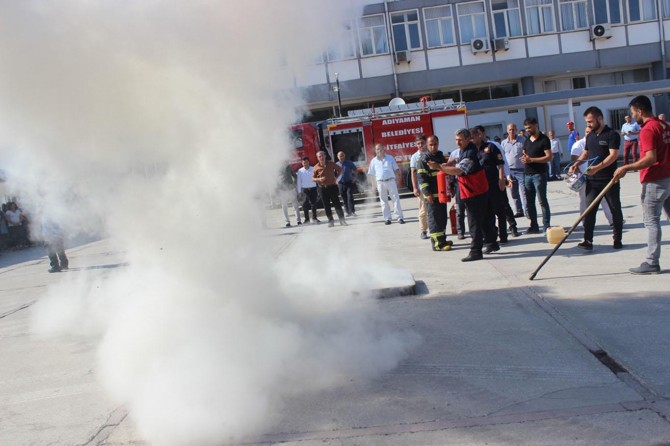 Valilik personeline yangın tatbikatı yapıldı