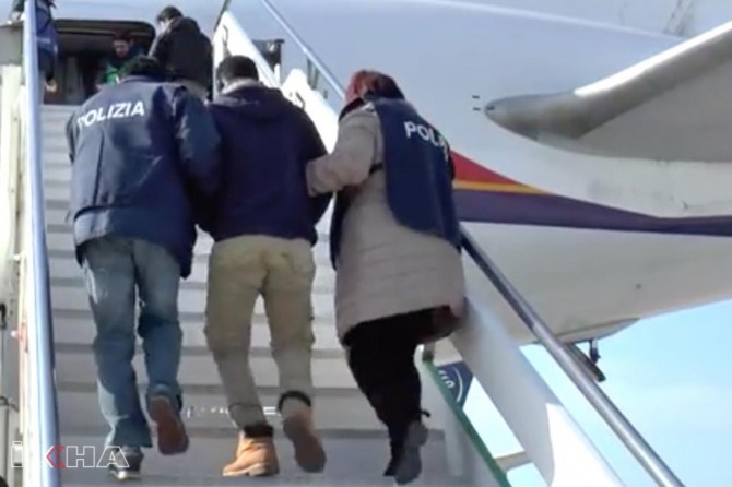 Hundreds of thousands deported from EU