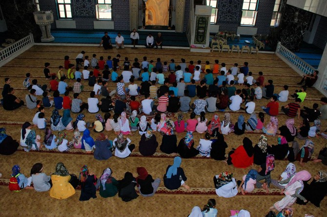 Aileler ve çocuklar camide buluştu