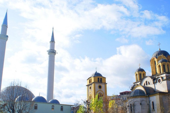 İnançlara küfredenlere 400 euro ceza kesilecek