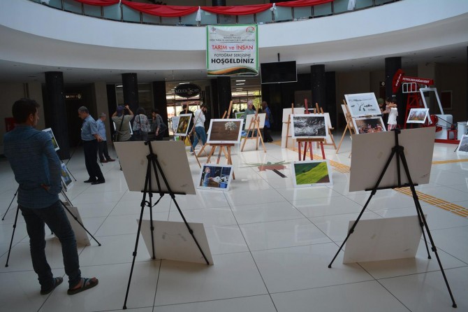 Batman'da Tarım ve İnsan konulu fotoğraf sergisi açıldı