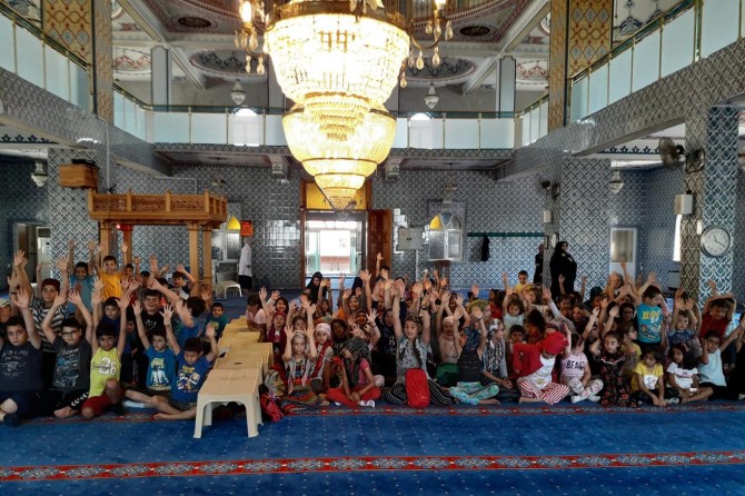 İstanbul'da çocuklar cami ile buluştu