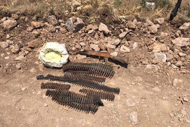 10 kilogram TNT toz patlayıcı ile mühimmat ele geçirildi
