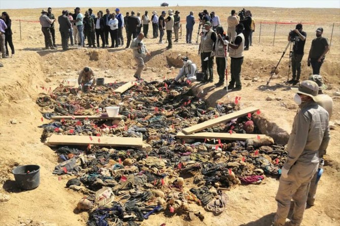 Bi hezaran Kurd li çolan zindî hatin binaxkirin