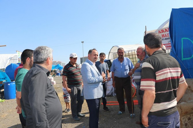 Besiciler, kurban pazarlarında yaşanan sorunlara çözüm bekliyor