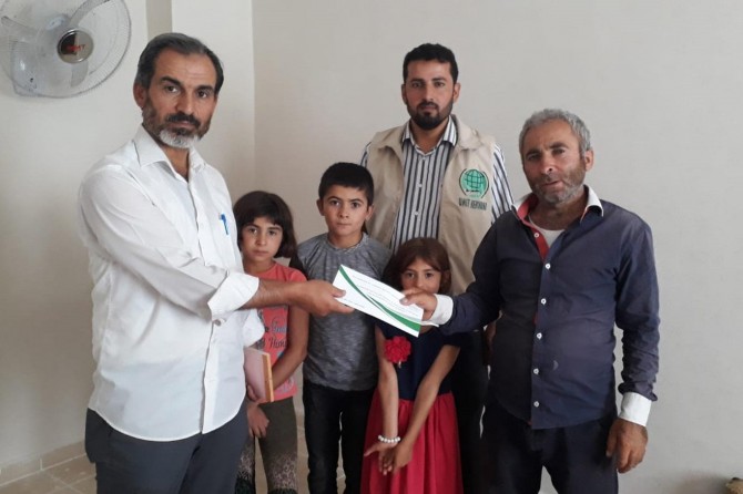 Umut Kervanı'ndan ihtiyaç sahibi ailelere nakdi yardım