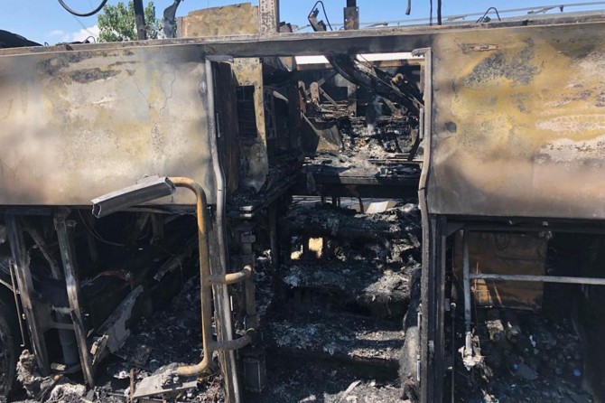 Di şewata otobusê de 2 jê zarok 5 kes jiyana xwe ji dest dan