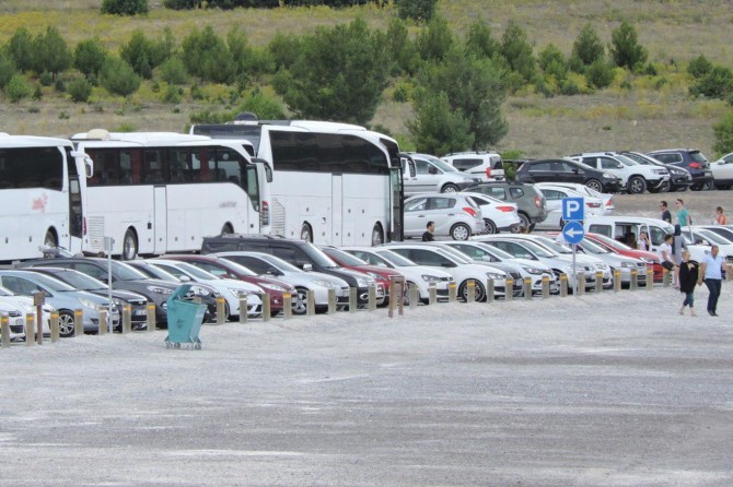 Salda Gölü'nde ahşap bariyerli önlem