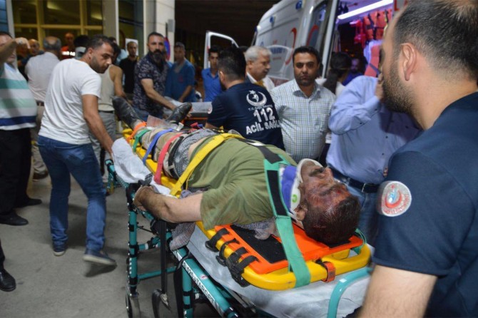 Pervari'de köy minibüsü kaza yaptı: 2 ölü 9 yaralı