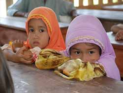 Dünya, Taylandlı Müslüman Yetim Çocukları Unuttu