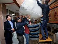 Bursa Osmangazi'den Suriyeli Sığınmacılara 2 TIR Dolusu Yardım