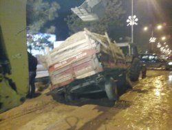 Traktör Belediye Çukuruna Düştü!