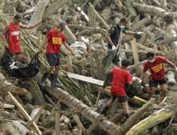 Filipinler'de ölü sayısı 700'ü geçti