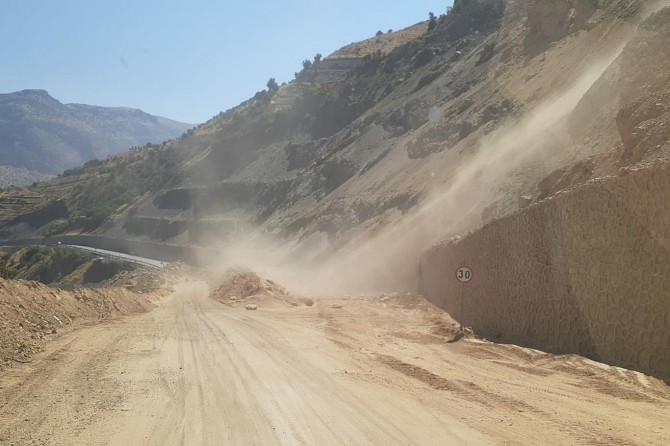 Faciaya davetiye çıkaran yol çalışması