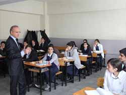 Bitlis Valisi Okullarda İncelemelerde Bulundu