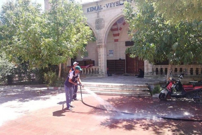Viranşehir'deki camilerde temizlik yapılıyor