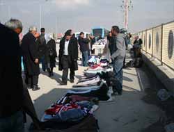 Hasta Yoğunluğu İşportacılara Yarıyor