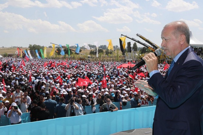 Cumhurbaşkanı Erdoğan: Kara birliklerimizin de bölgeye giriş yapmasını bekliyoruz