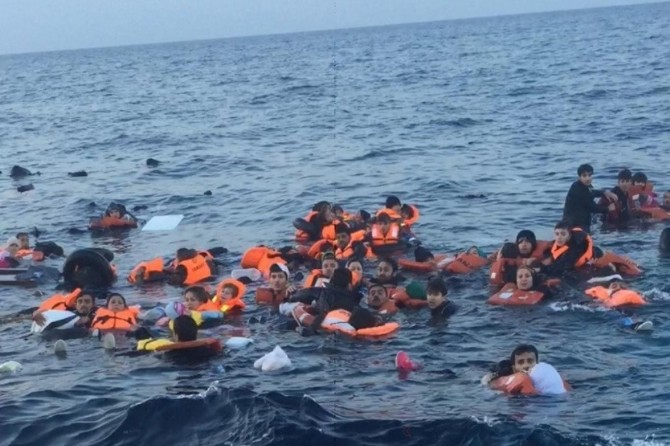 Li Lîbyayê keştîya penaberan binav bû: Herî kêm 40 kes jiyana xwe ji dest dan