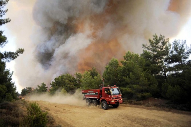 Antalya'da iki bölgede yangın