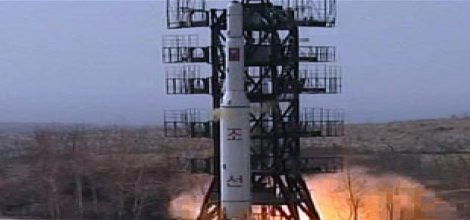 K.Kore roket fırlattı, dünya alarma geçti!