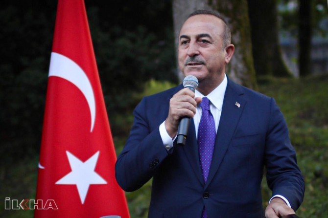 Turkish FM warns Europe for a new refugee wave