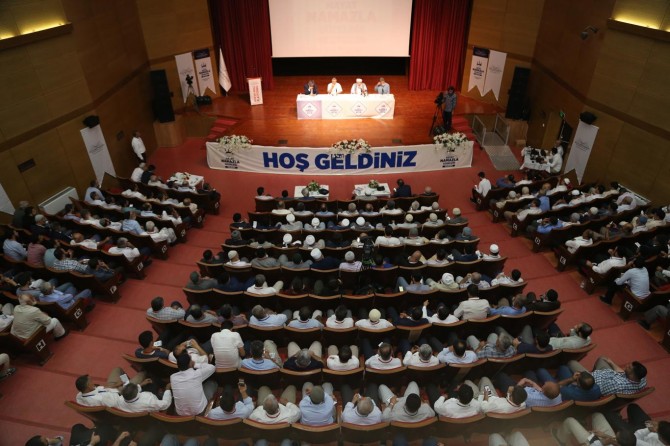 Namazı çocuklarımızın kalbine işlemeliyiz