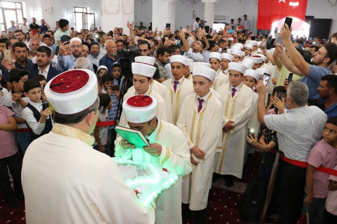 İmanlı nesil yetiştirmenin yolu Kur'an ve sünnetten geçmektedir