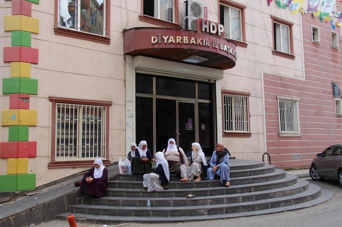 Hacire annenin oğluna ev hapsi