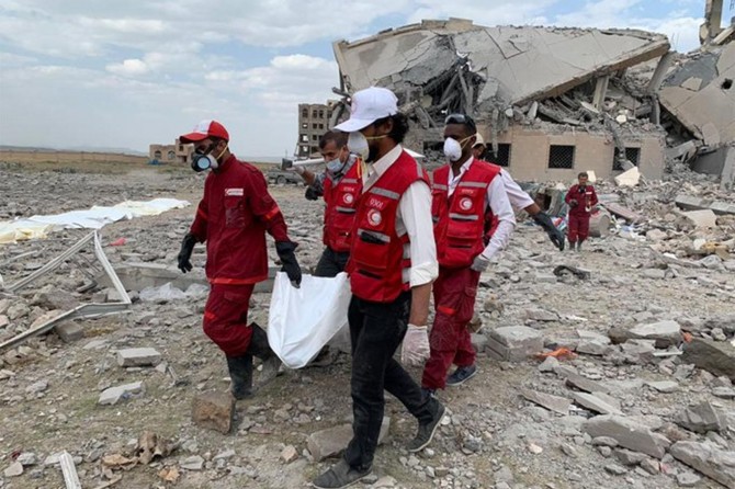 Di êrîşa ku li Yemenê li girtîgehê hat kirin de zêdetirî 100 kesan jiyana xwe ji dest dan