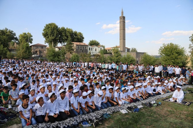 Li Diyarbekirê bernameya “Jiyan bi Nimêjê Xweş e” hat lidarxistin