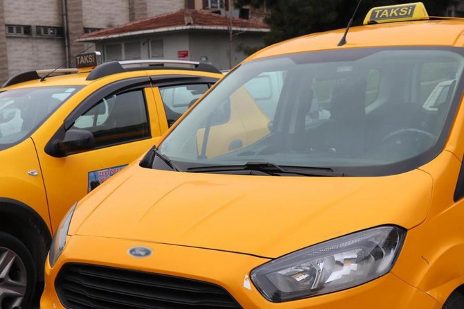 Taksilerde zamlı tarife başladı