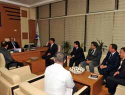 Van Valisi Münir Karaloğlu, Yeni Hastane Yönetimiyle Toplantı Yaptı