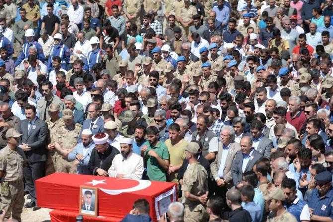 Ömerli'de PKK saldırısında hayatını kaybeden asker toprağa verildi
