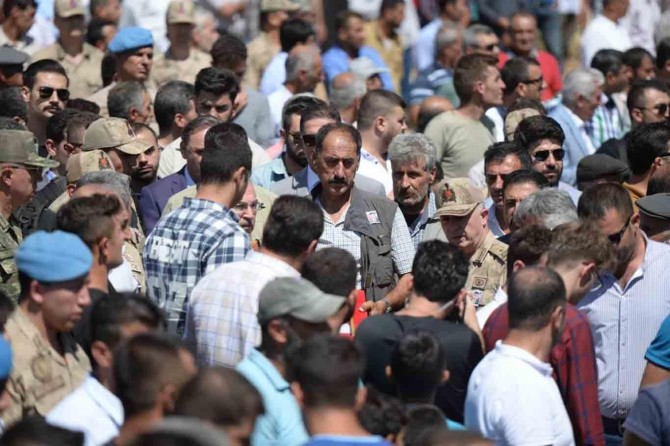 Leşkerê ku di êrîşa PKKê de jiyana xwe ji dest da hat definkirin