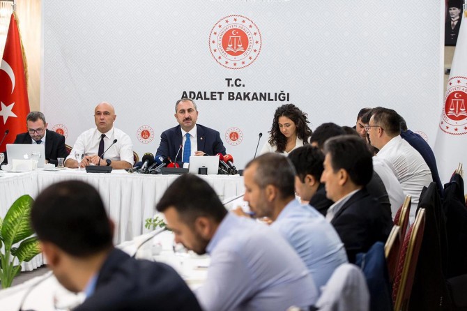 Bakan Gül: Anneler ' êdî bes e' dedikçe çocuklarımıza daha sahip çıkacağız