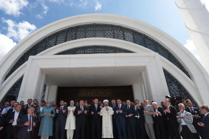 Cumhurbaşkanı Erdoğan, İTÜ Abdülhakim Sancak Camii açılış törenine katıldı