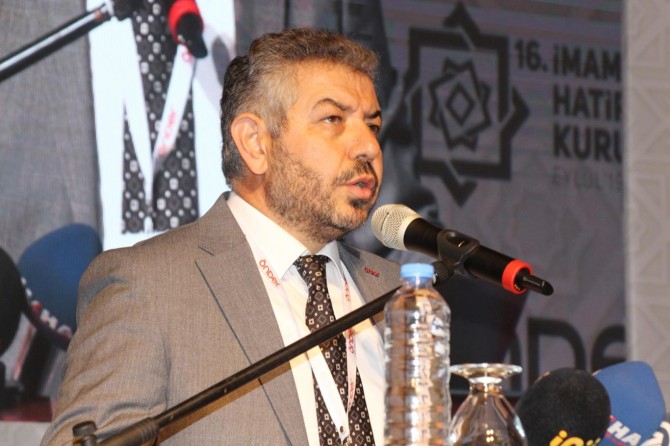 Liyakati öncelemek tercih değil Allah’ın emridir